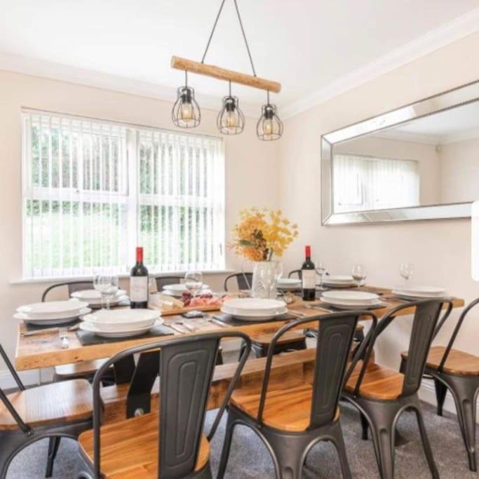 Beautiful Large Property, Sleeps 9 Walking Distance To The Sea , Beaches And Restaurants Fantastic Interior Lyme Regis Extérieur photo
