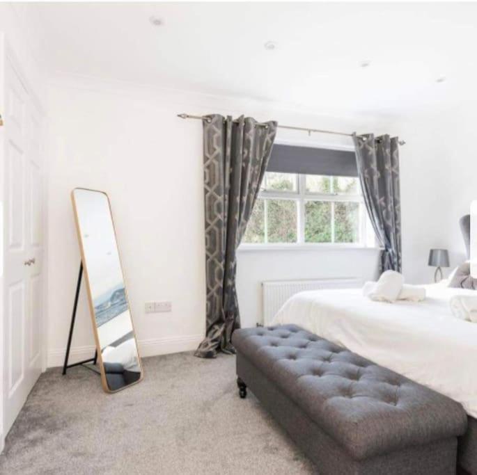 Beautiful Large Property, Sleeps 9 Walking Distance To The Sea , Beaches And Restaurants Fantastic Interior Lyme Regis Extérieur photo