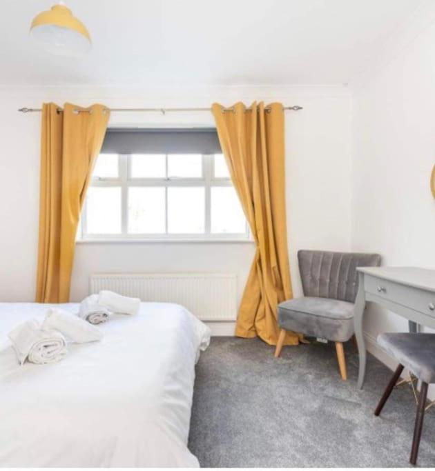 Beautiful Large Property, Sleeps 9 Walking Distance To The Sea , Beaches And Restaurants Fantastic Interior Lyme Regis Extérieur photo