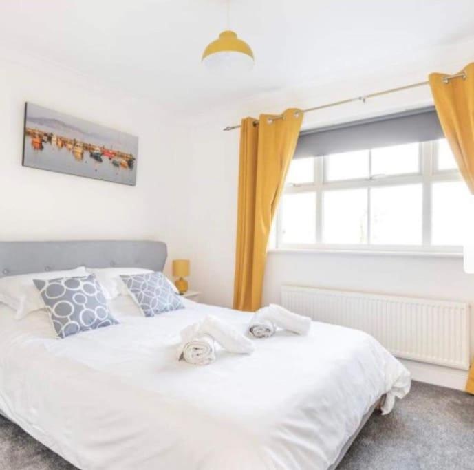 Beautiful Large Property, Sleeps 9 Walking Distance To The Sea , Beaches And Restaurants Fantastic Interior Lyme Regis Extérieur photo